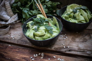 keto recipe - zucchini noodles with parsley pesto